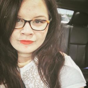 Meet your Posher, Chloe